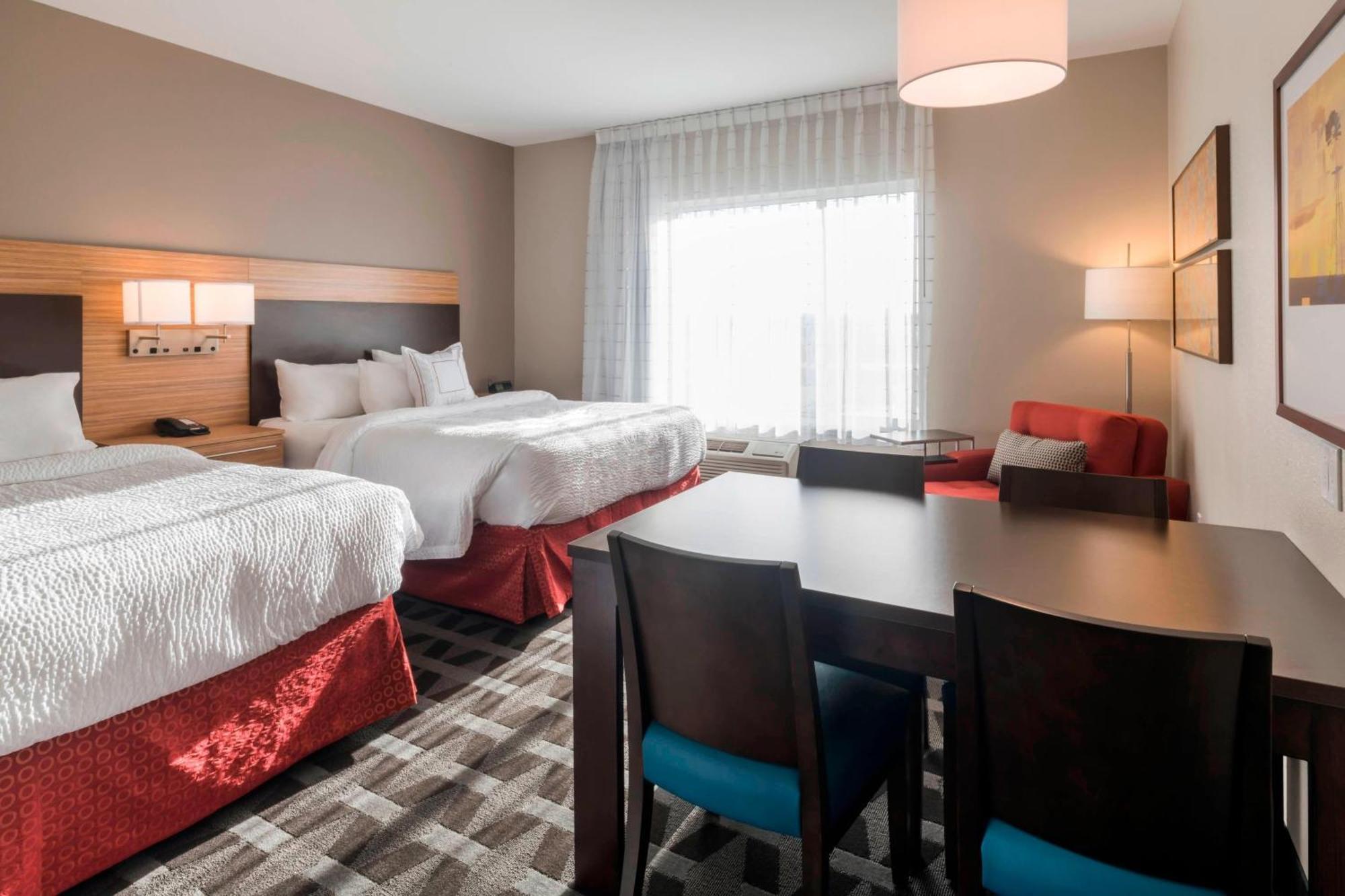 Towneplace Suites By Marriott Hays Dış mekan fotoğraf