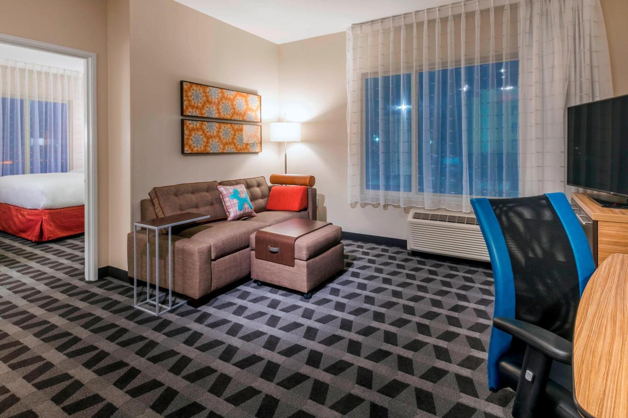 Towneplace Suites By Marriott Hays Dış mekan fotoğraf