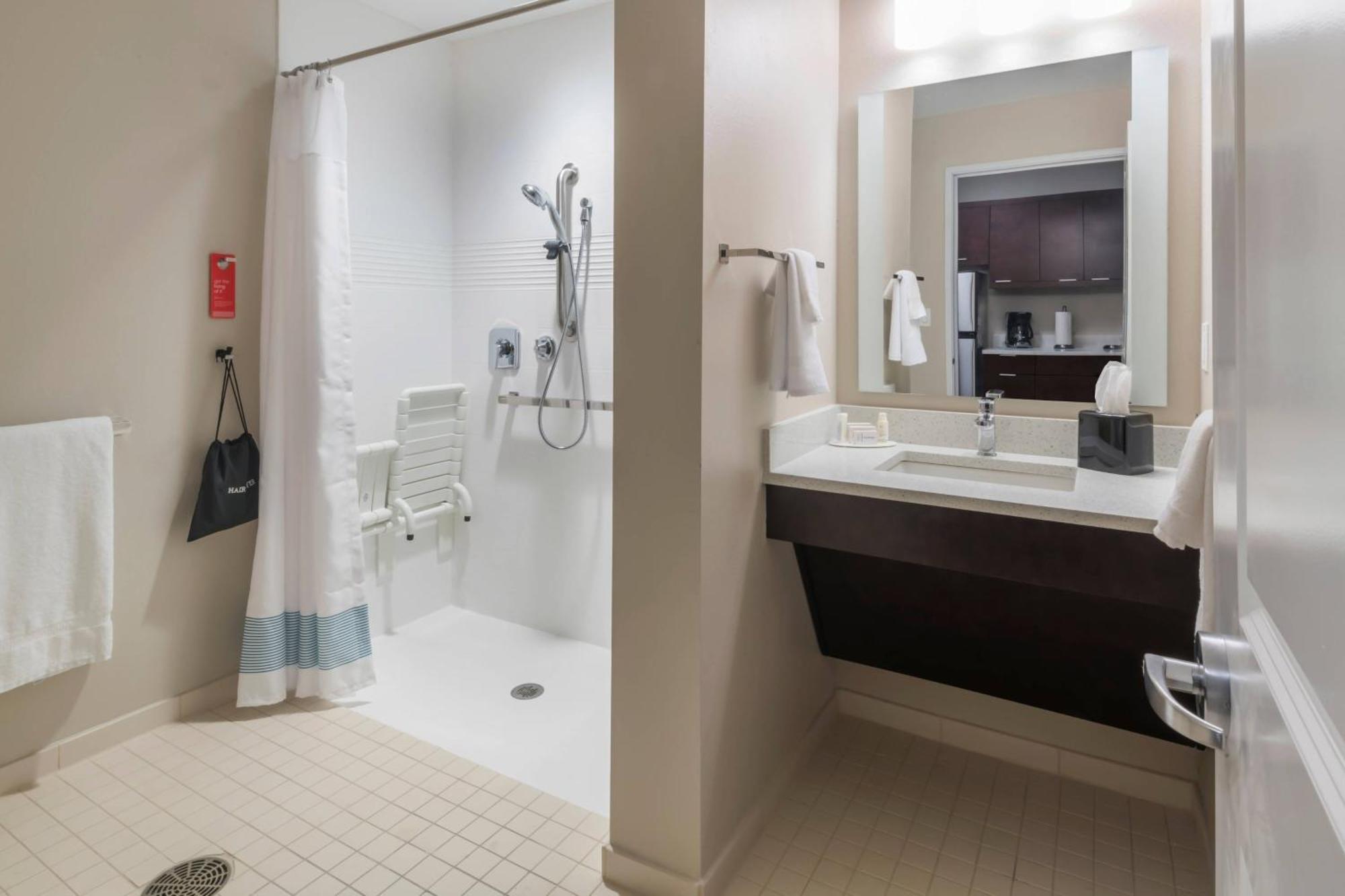 Towneplace Suites By Marriott Hays Dış mekan fotoğraf