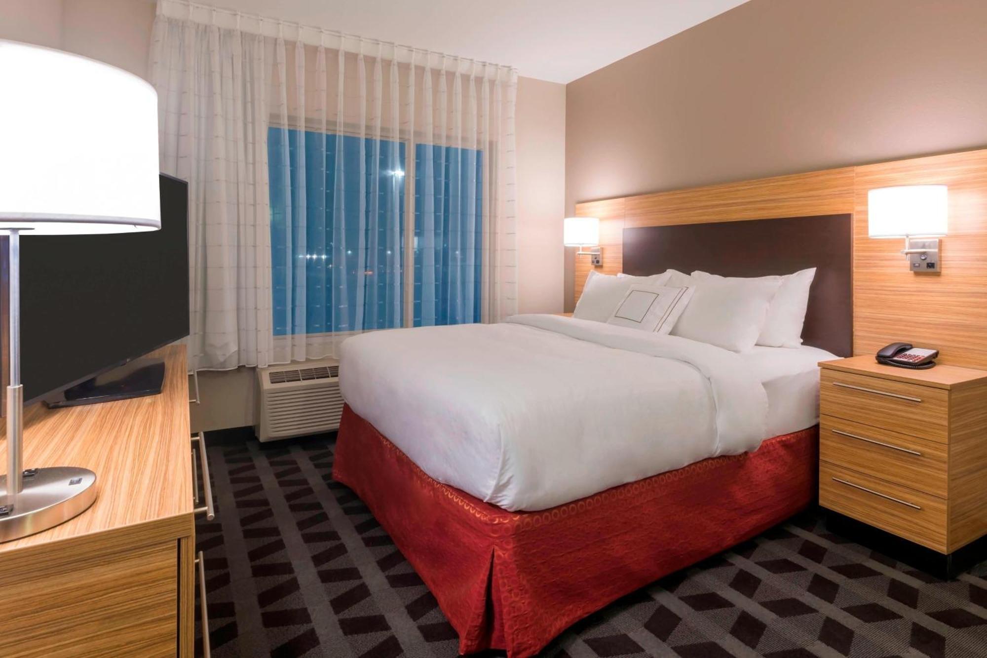 Towneplace Suites By Marriott Hays Dış mekan fotoğraf