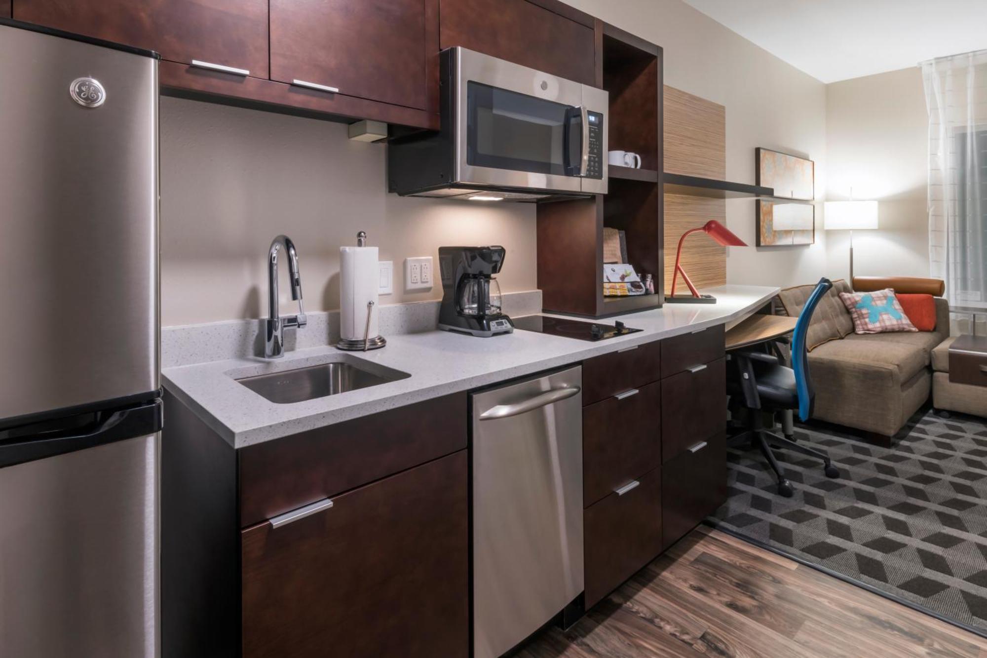 Towneplace Suites By Marriott Hays Dış mekan fotoğraf