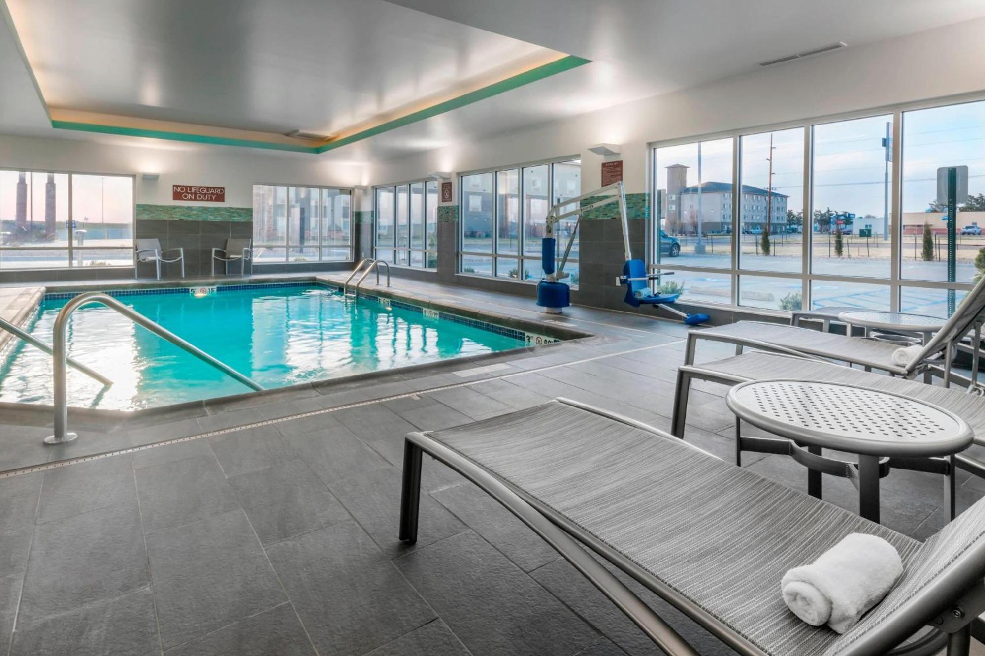 Towneplace Suites By Marriott Hays Dış mekan fotoğraf
