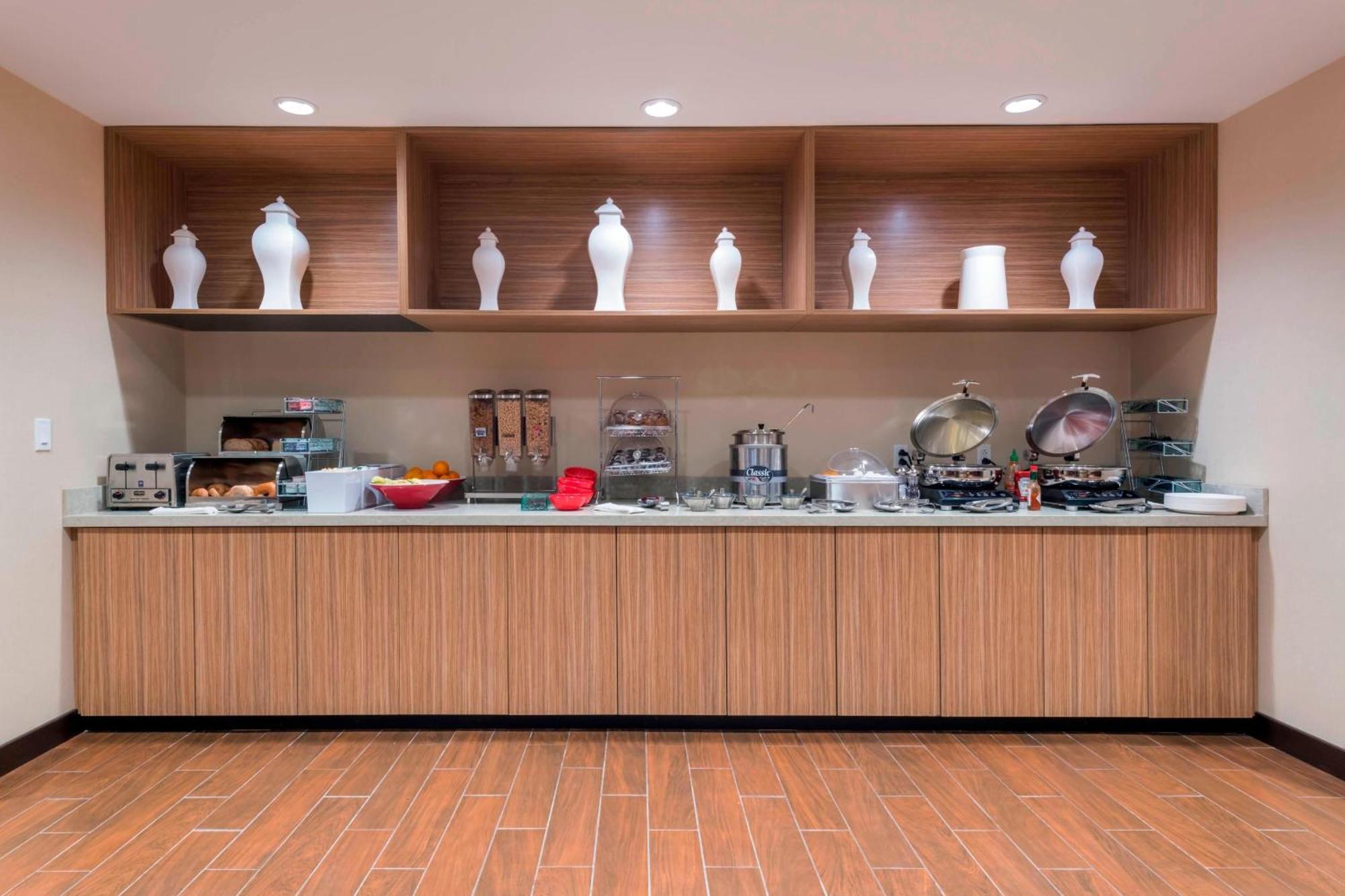 Towneplace Suites By Marriott Hays Dış mekan fotoğraf