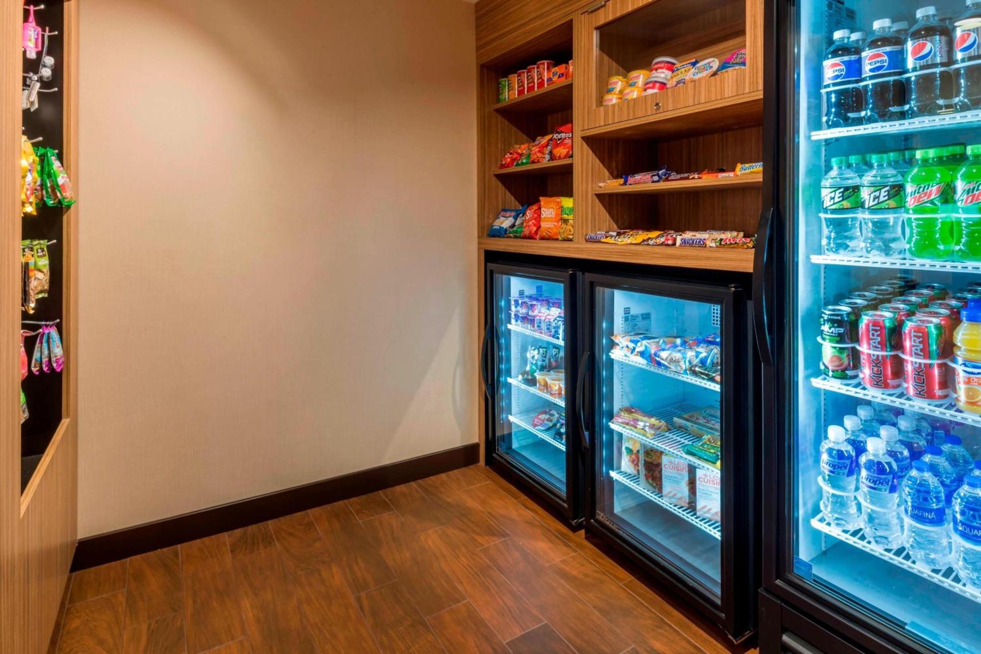 Towneplace Suites By Marriott Hays Dış mekan fotoğraf