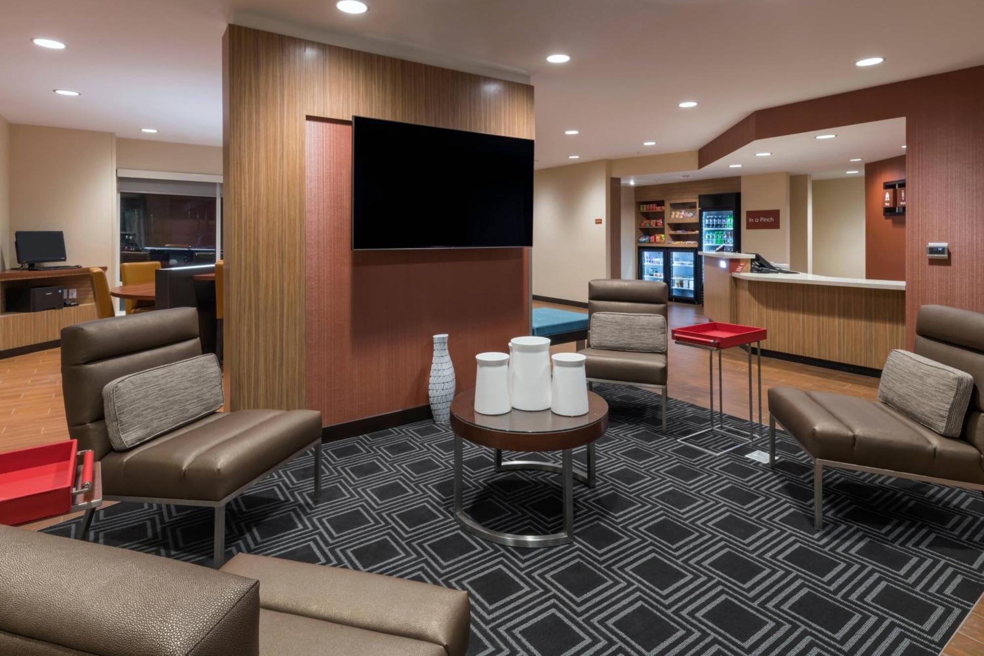 Towneplace Suites By Marriott Hays Dış mekan fotoğraf