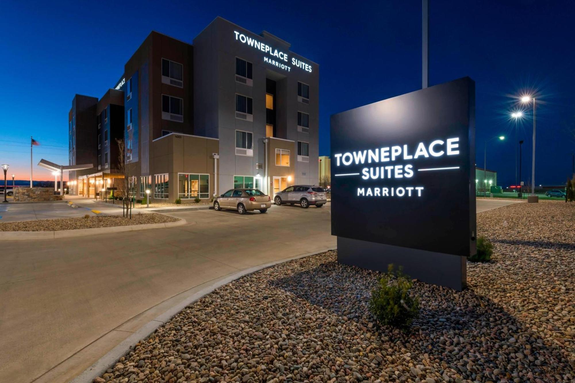 Towneplace Suites By Marriott Hays Dış mekan fotoğraf
